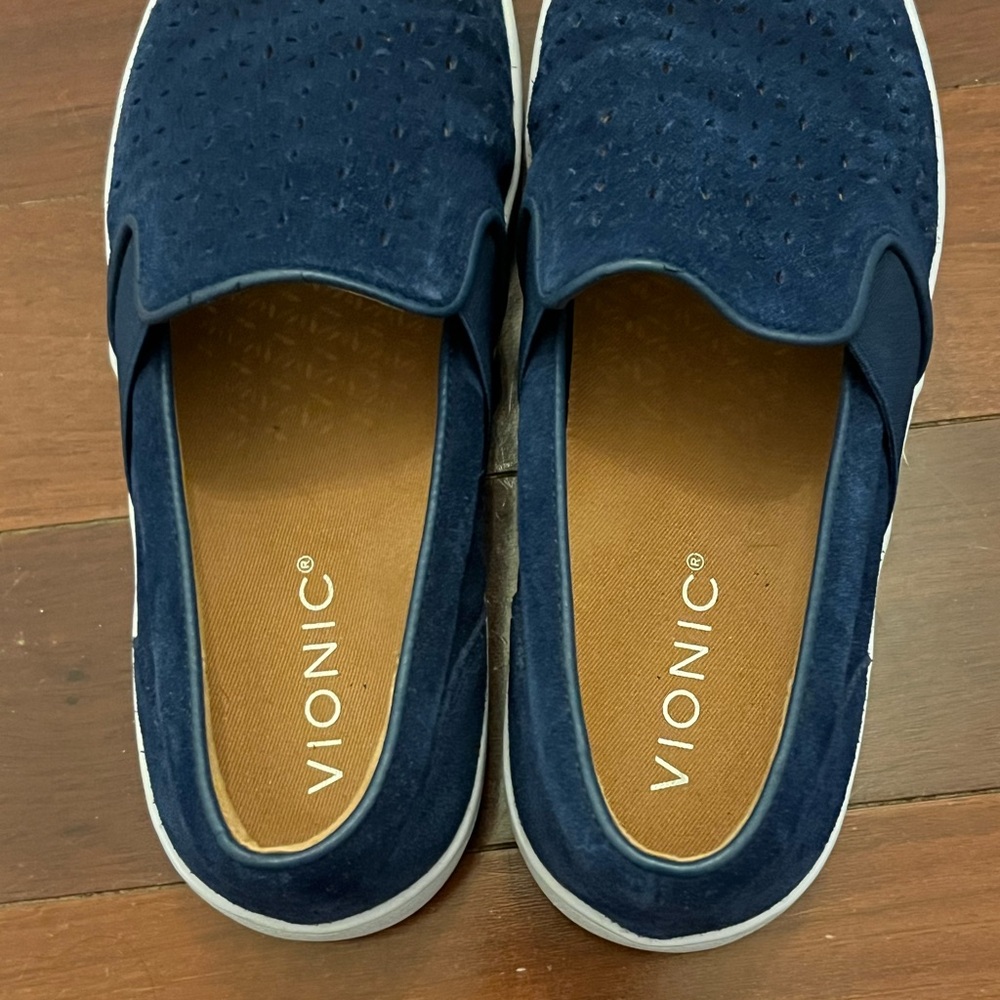 Vionic Women's Deep Blue Loafers
